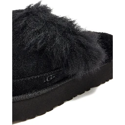 صندل UGG أسود