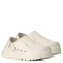 صندل أبيض من UGG