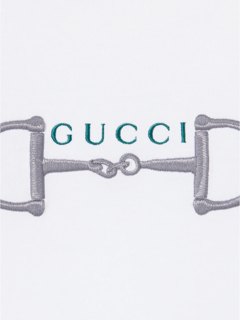 تيشيرتات وبولو بيضاء من غوتشي