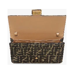 حقائب فندي.. بني