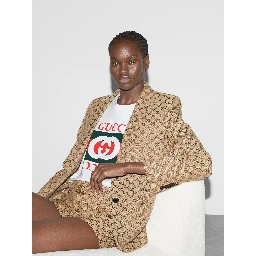 تيشيرتات وبولو بيضاء من غوتشي