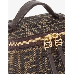 حقائب فندي.. بني