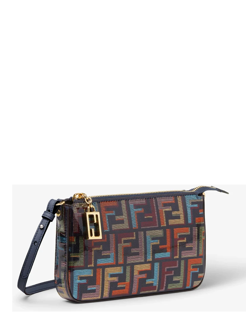 حقائب فندي.. متعددة الألوان