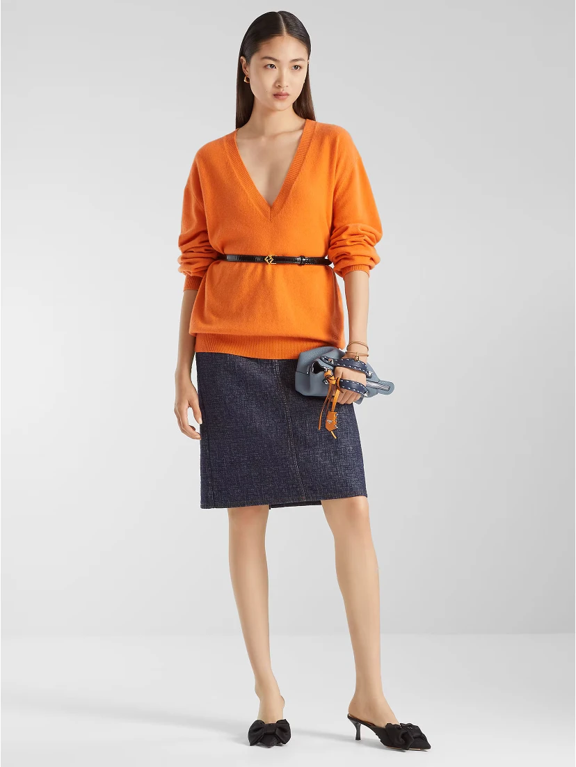 تنانير فندي زرقاء