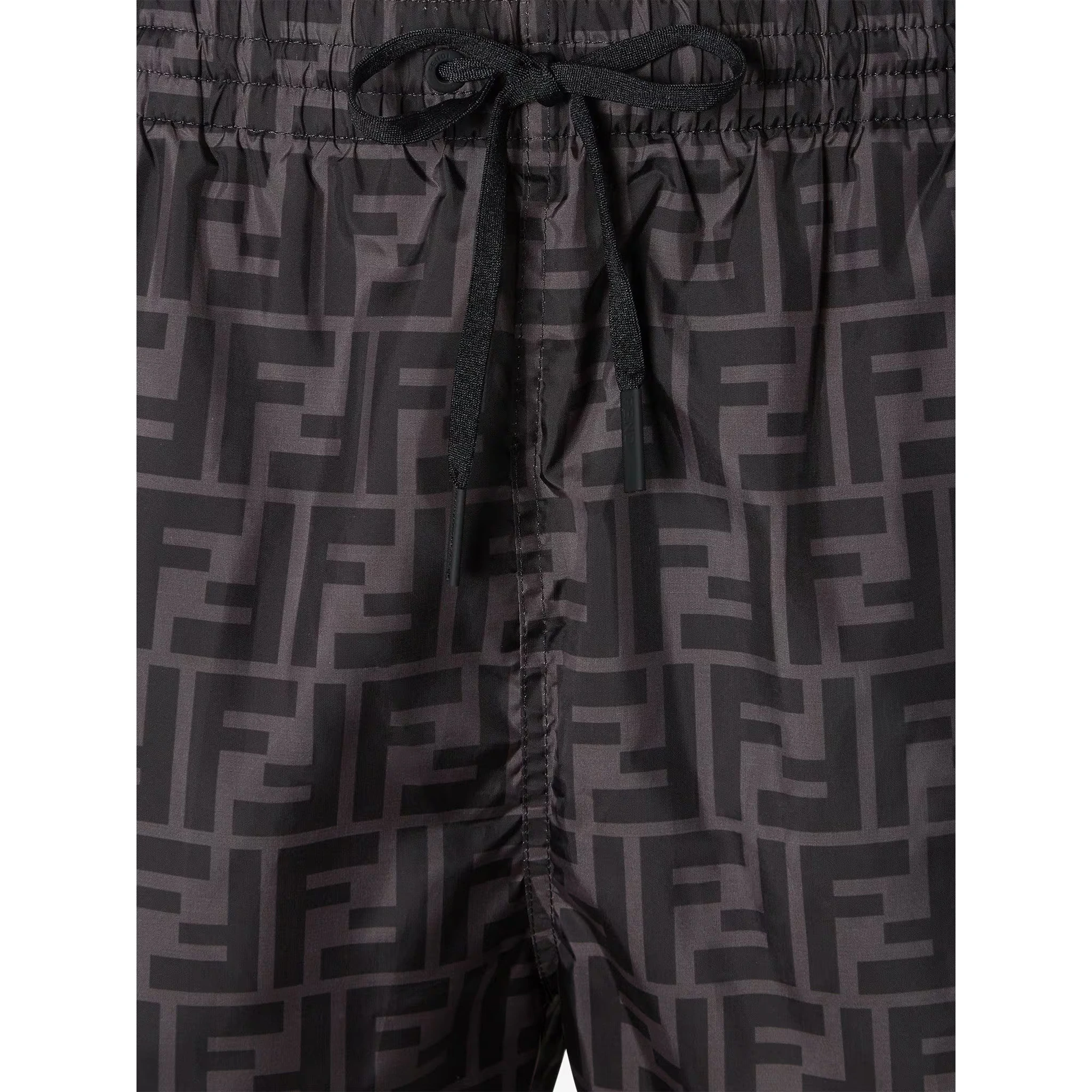 ملابس فندي سي باللون الأسود