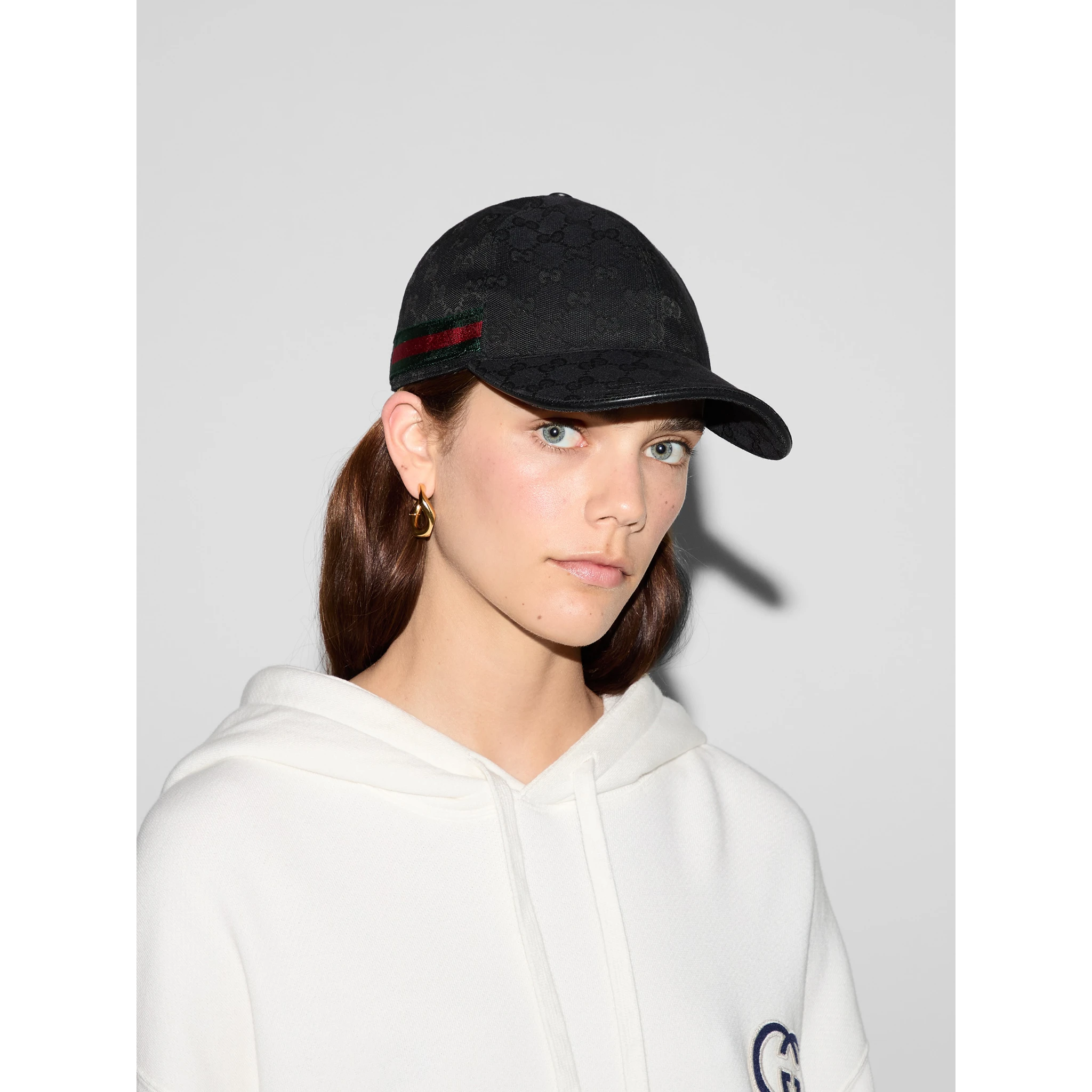 قبعات غوتشي سوداء