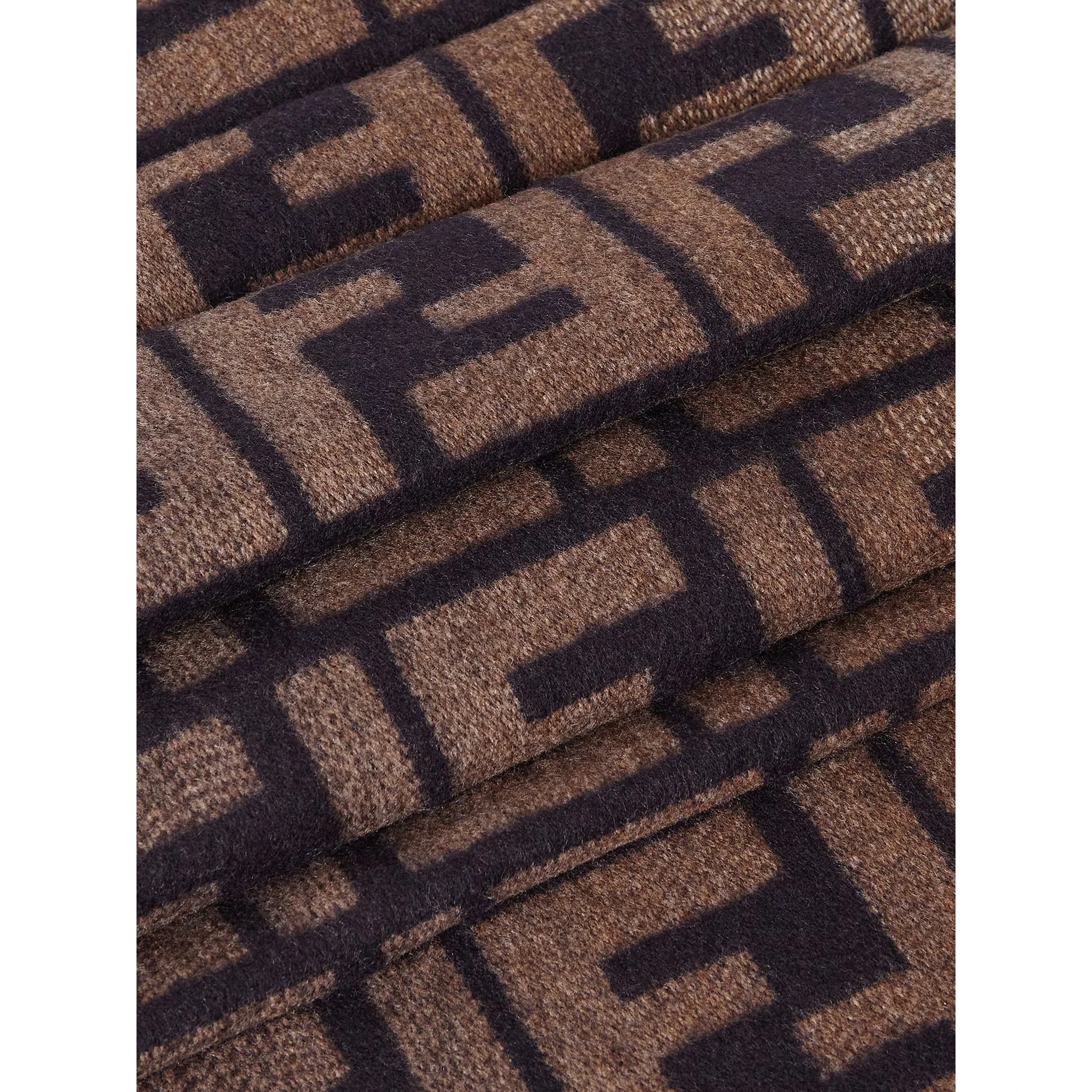 أوشحة فندي بنية اللون