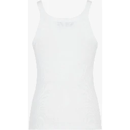 بلوزة فندي بيضاء