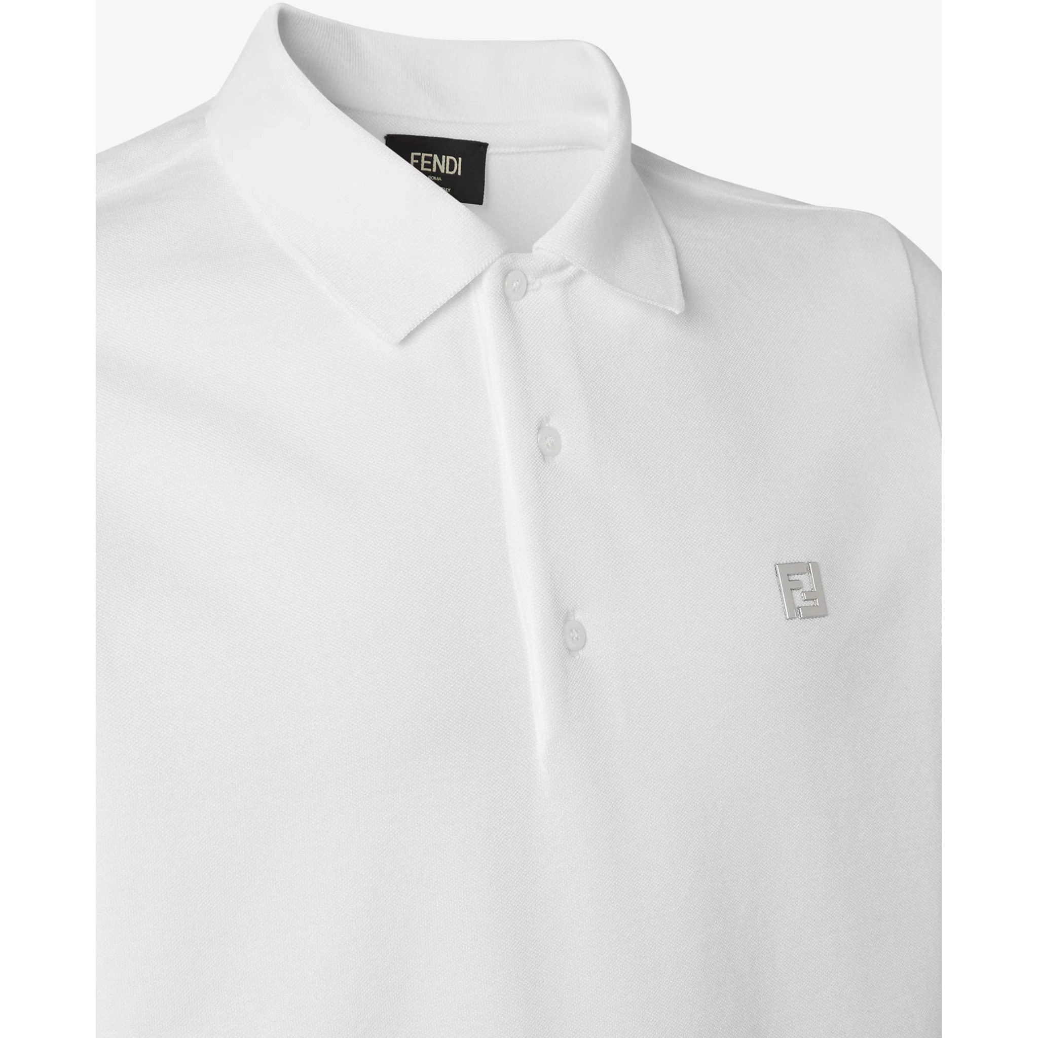 تيشيرتات وبولو من فندي باللون الأبيض