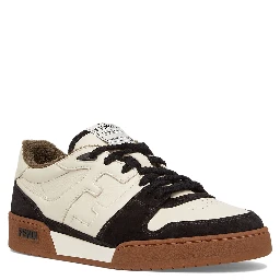 حذاء رياضي أبيض من فندي