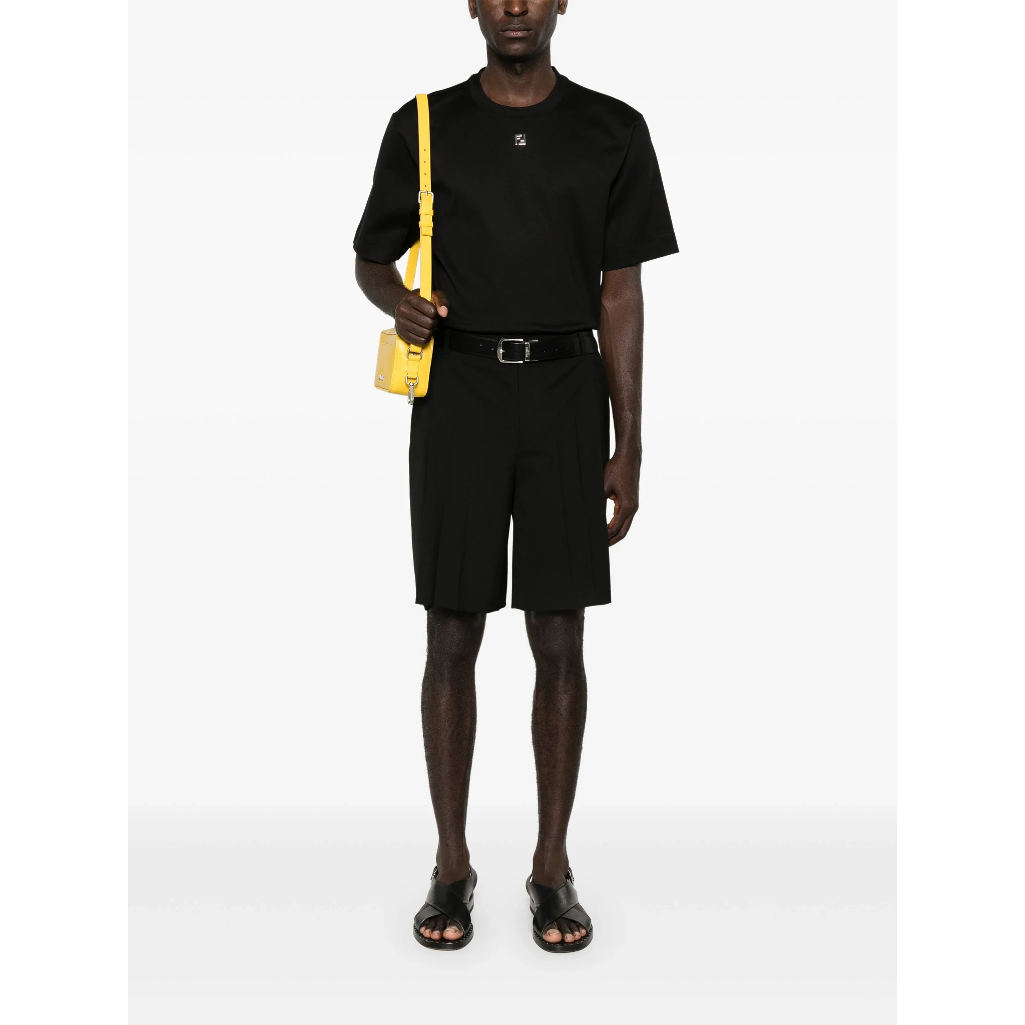 تيشيرتات وبولو من فندي باللون الأسود