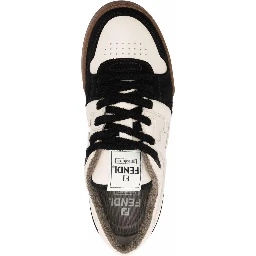 حذاء رياضي أبيض من فندي