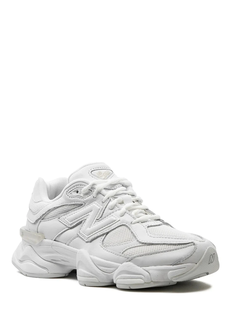 حذاء رياضي نيو بالانس أبيض alternative