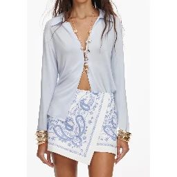 صورة ذاتية تنانير بيضاء