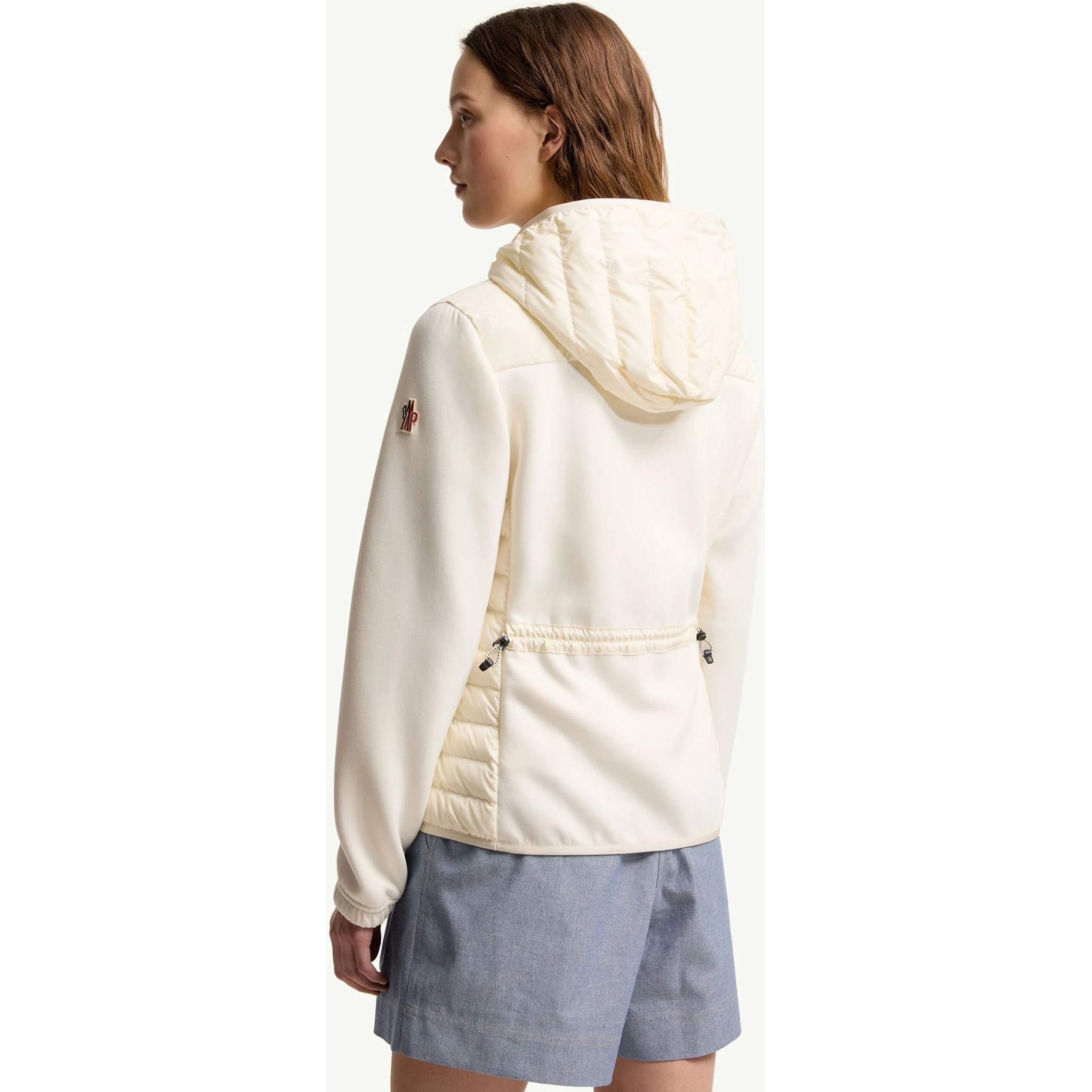 كنزات مونكلير بيضاء