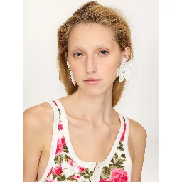 بلوزة كلوي البيضاء