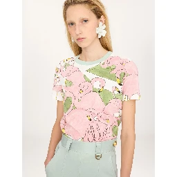 تيشيرتات وبولو من كلوي باللون الأبيض