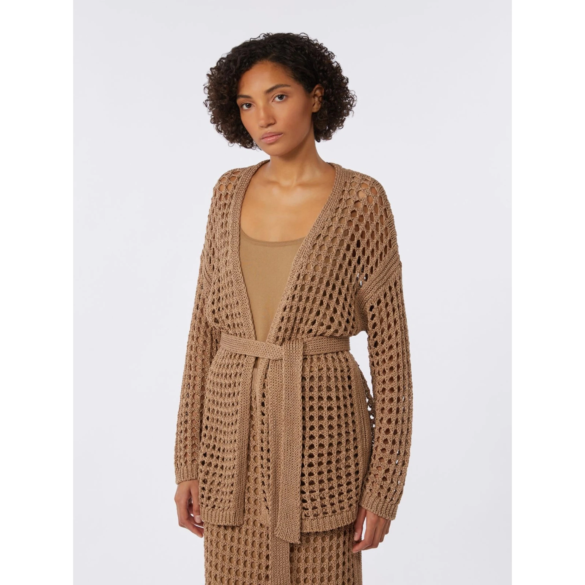 كنزات ماكس مارا بنية اللون