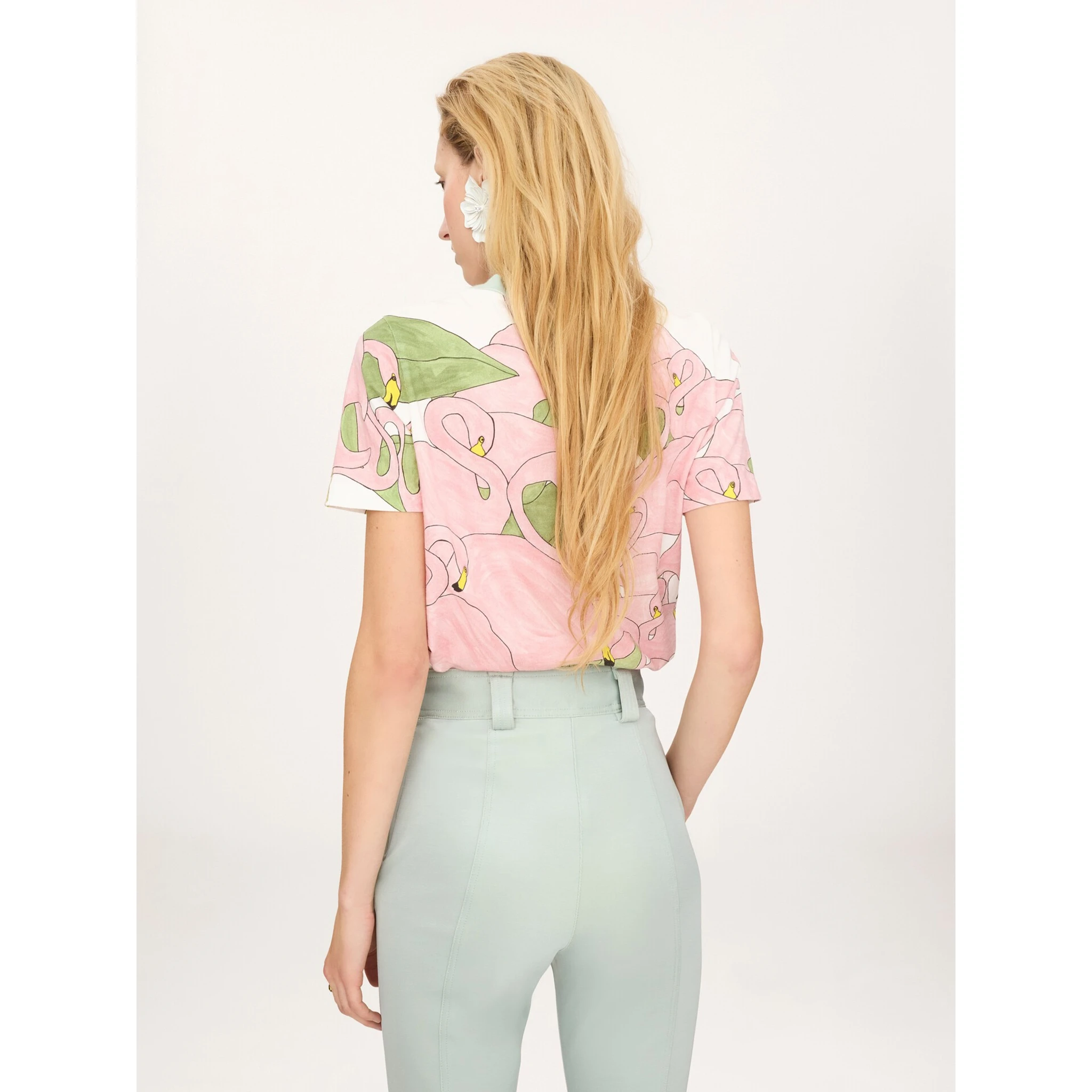 تيشيرتات وبولو من كلوي باللون الأبيض