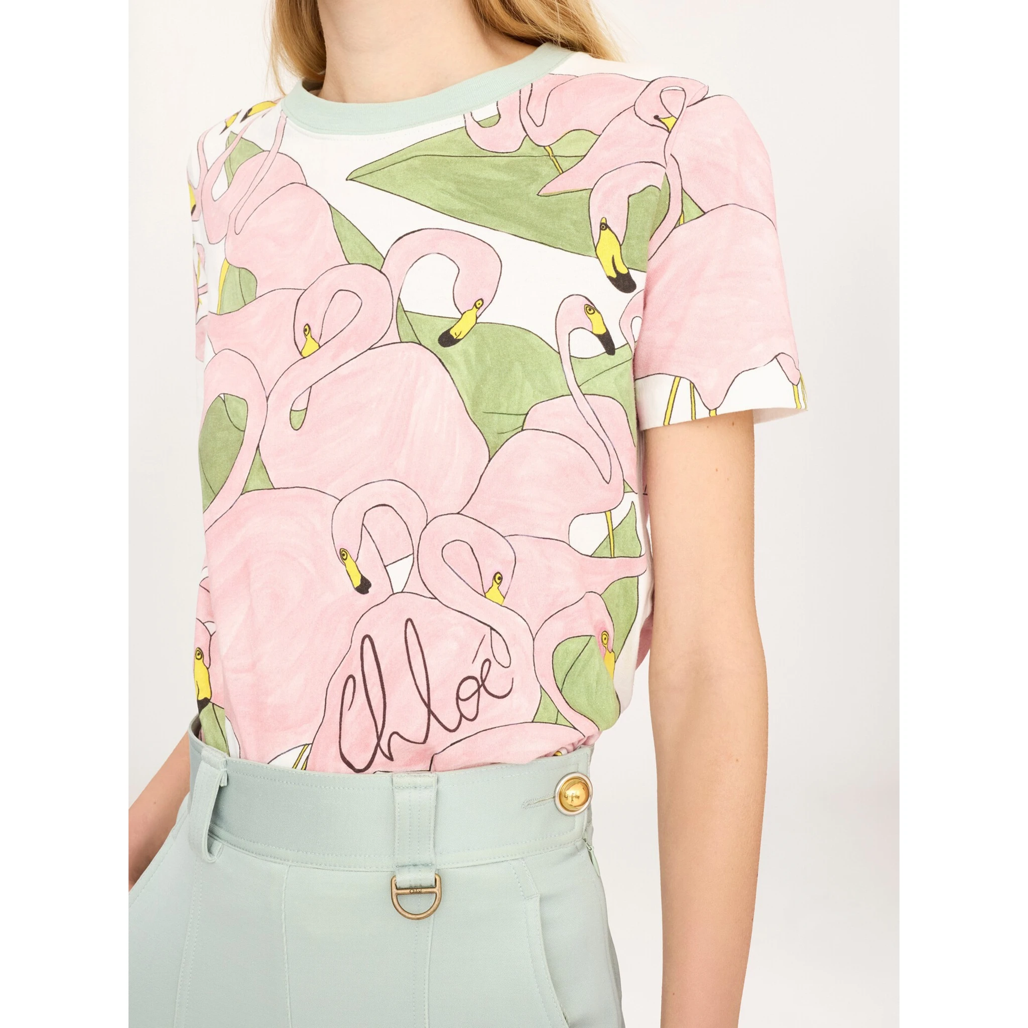 تيشيرتات وبولو من كلوي باللون الأبيض