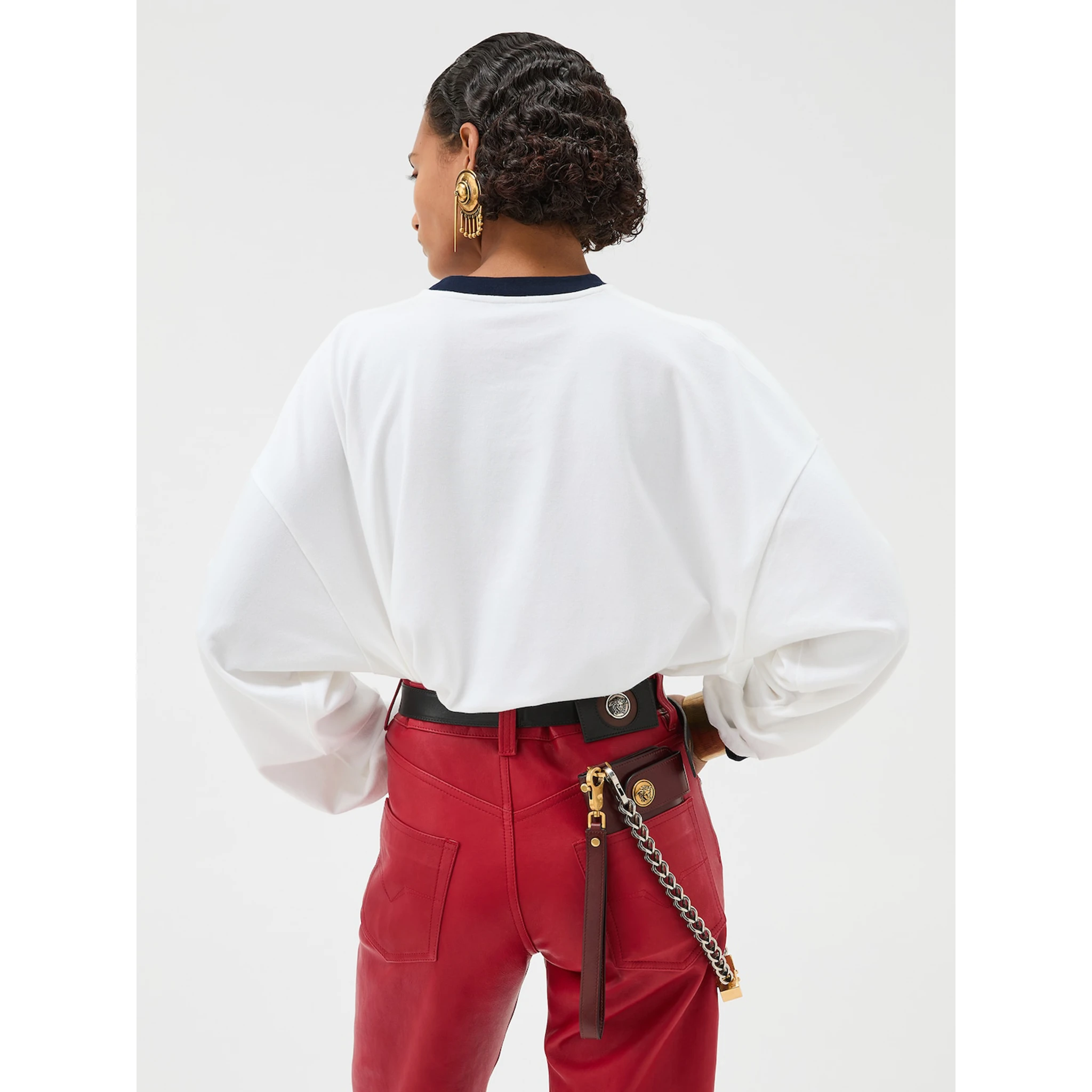 تيشيرتات وبولو من فرزاتشي باللون الأبيض