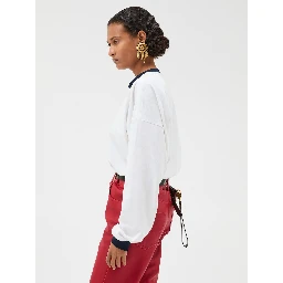 تيشيرتات وبولو من فرزاتشي باللون الأبيض