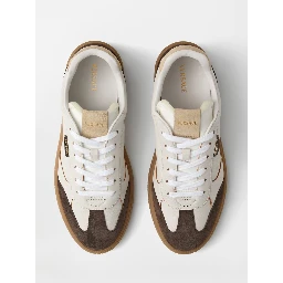 حذاء رياضي أبيض من فرزاتشي