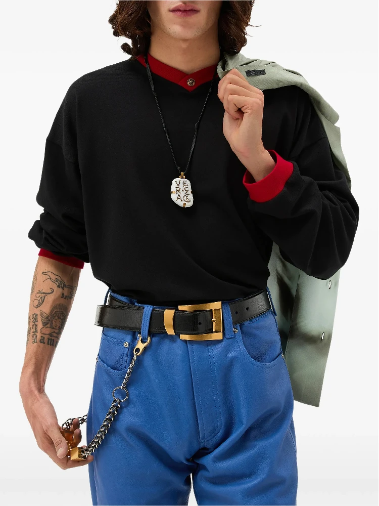 تيشيرتات وبولو من فرزاتشي باللون الأسود alternative