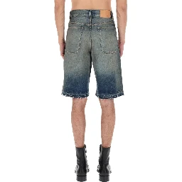 SHORTS IN DENIM