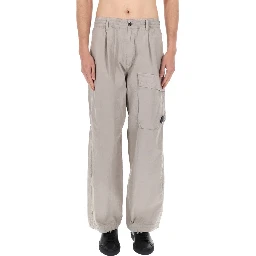 PANTALONE CARGO CON PATCH LOGO