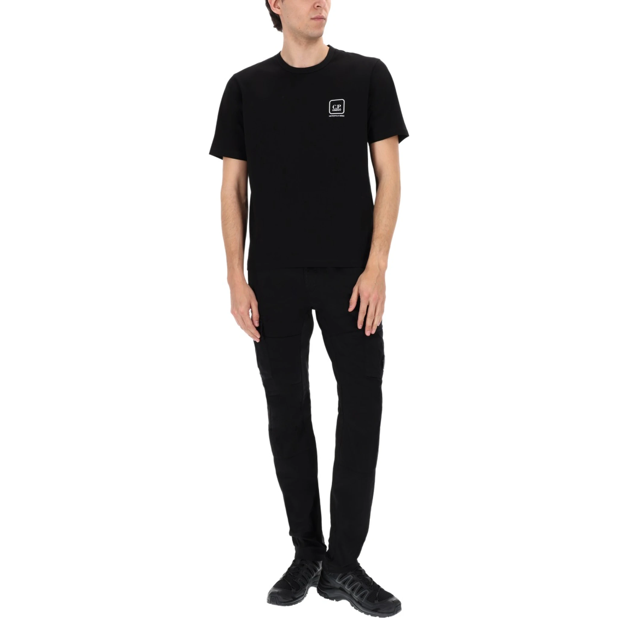 PANTALONE CARGO CON PATCH LOGO