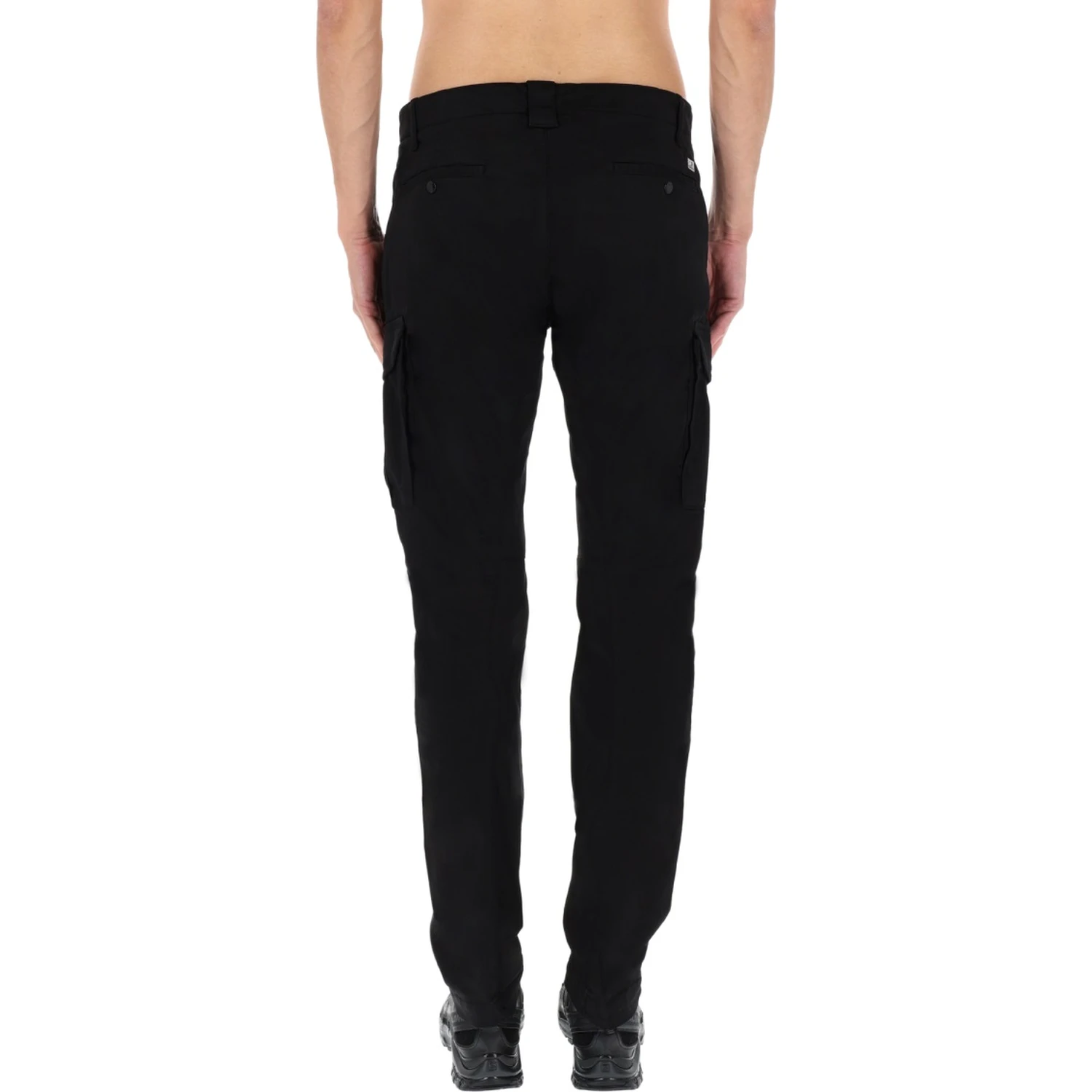 PANTALONE CARGO CON PATCH LOGO