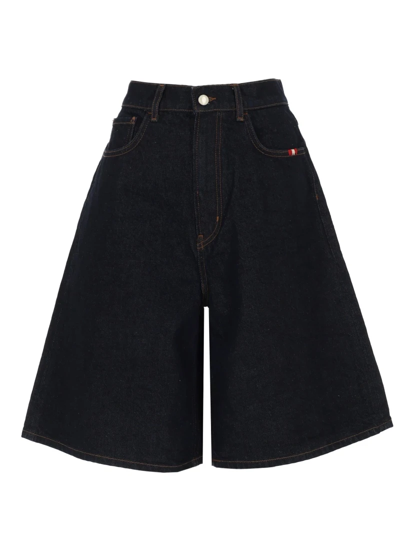 SHORTS IN DENIM