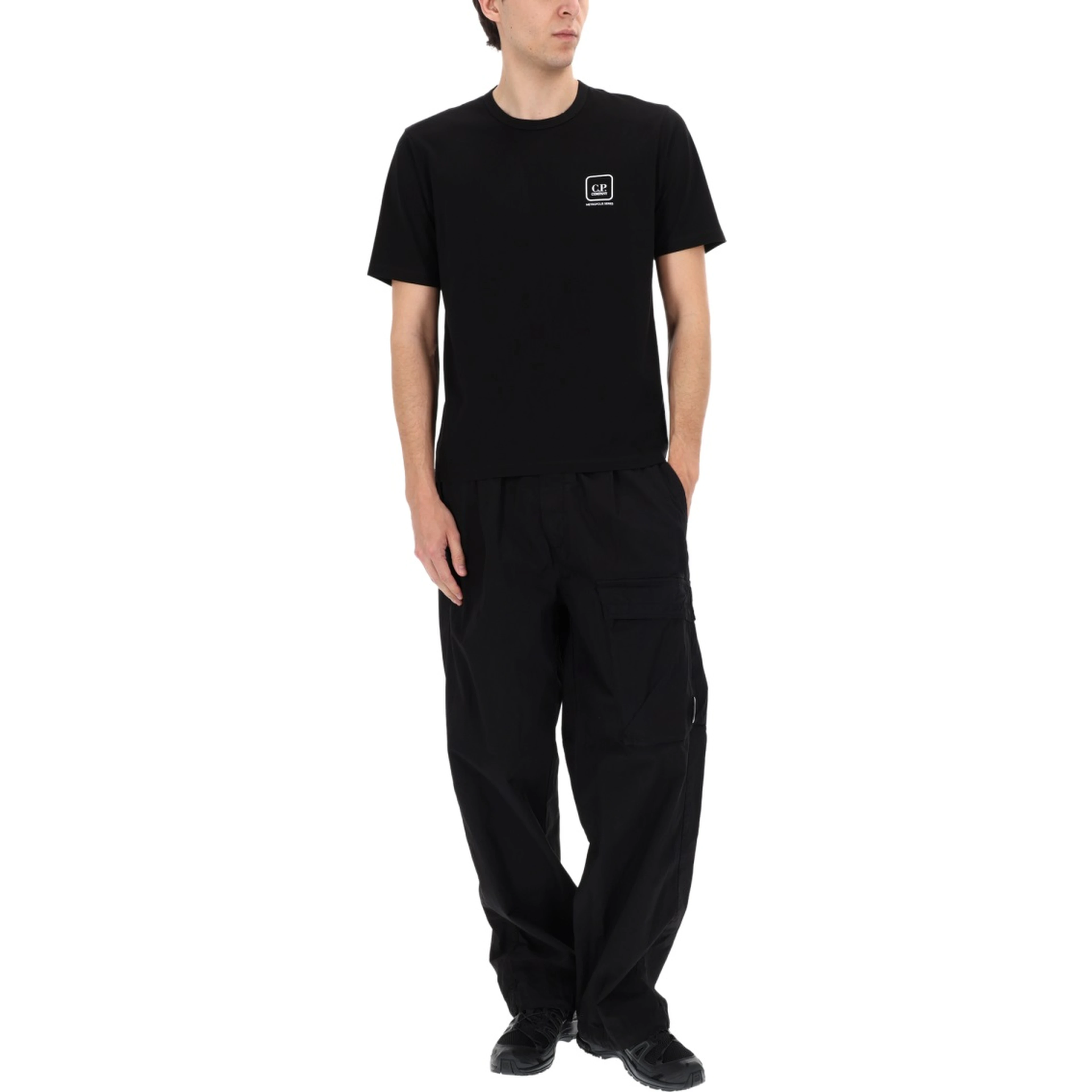 PANTALONE CARGO CON PATCH LOGO