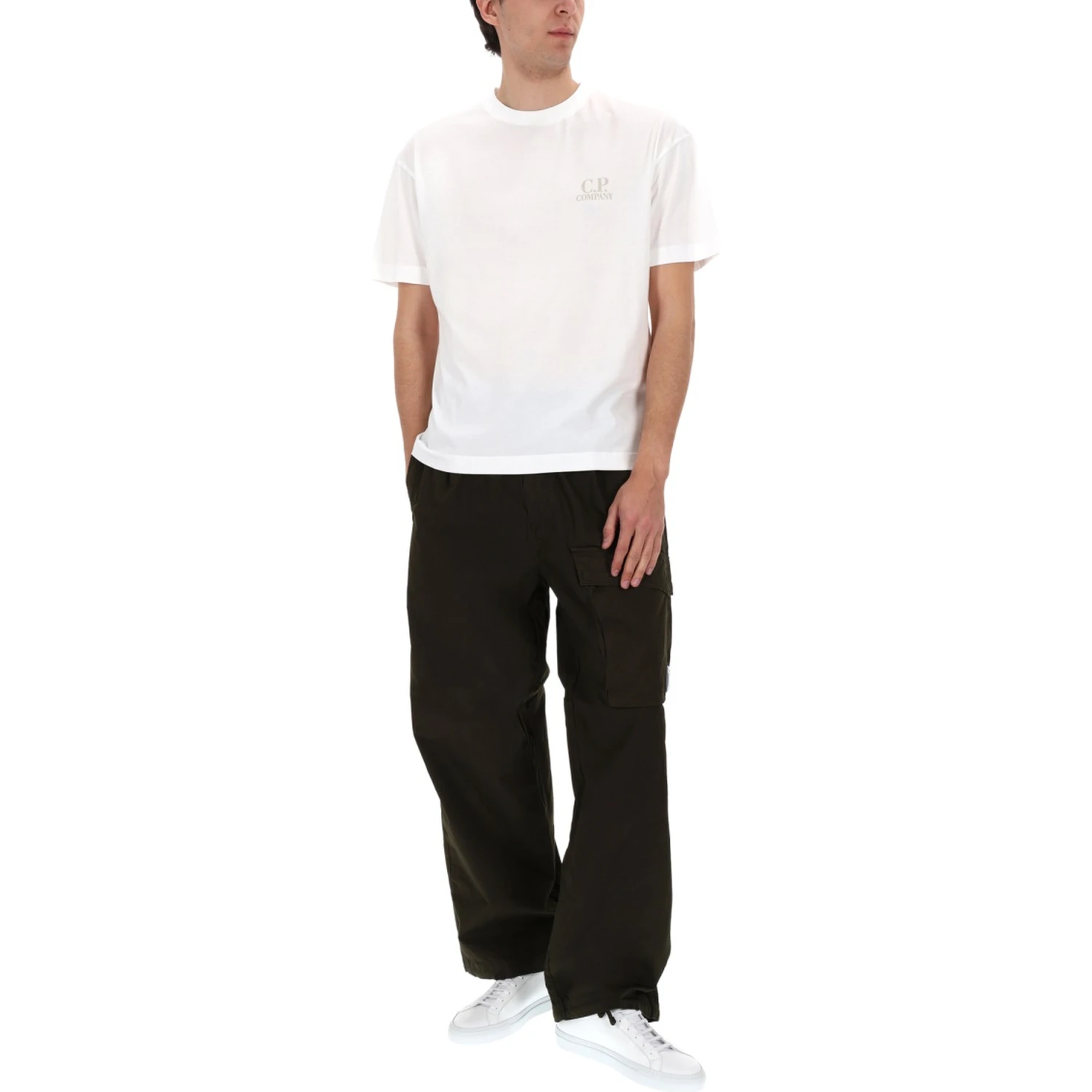 PANTALONE CARGO CON PATCH LOGO