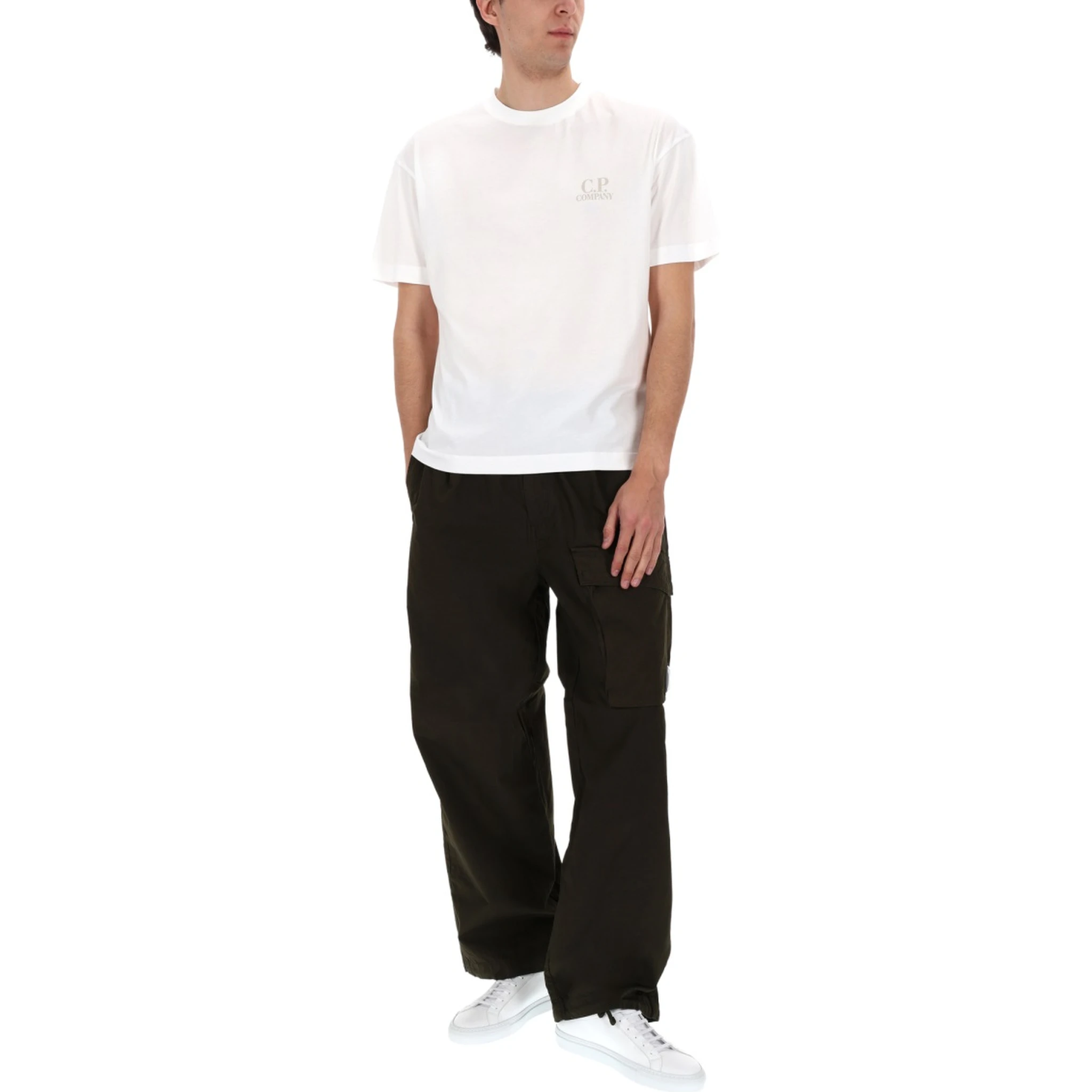 PANTALONE CARGO CON PATCH LOGO