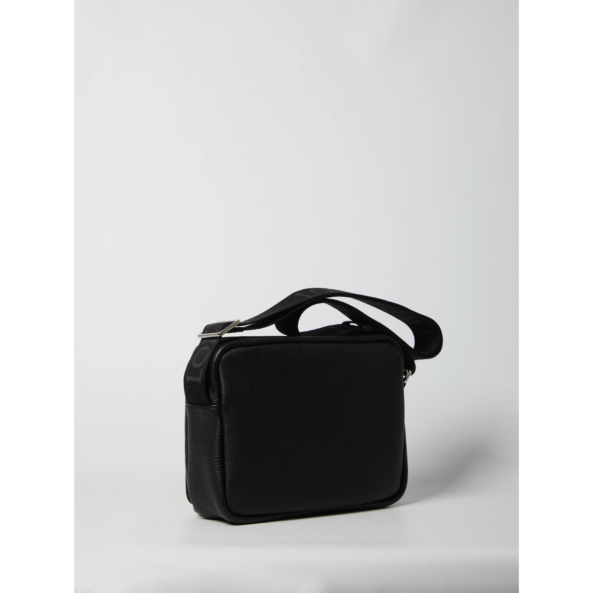 Pebble Messenger shoulder bag medium