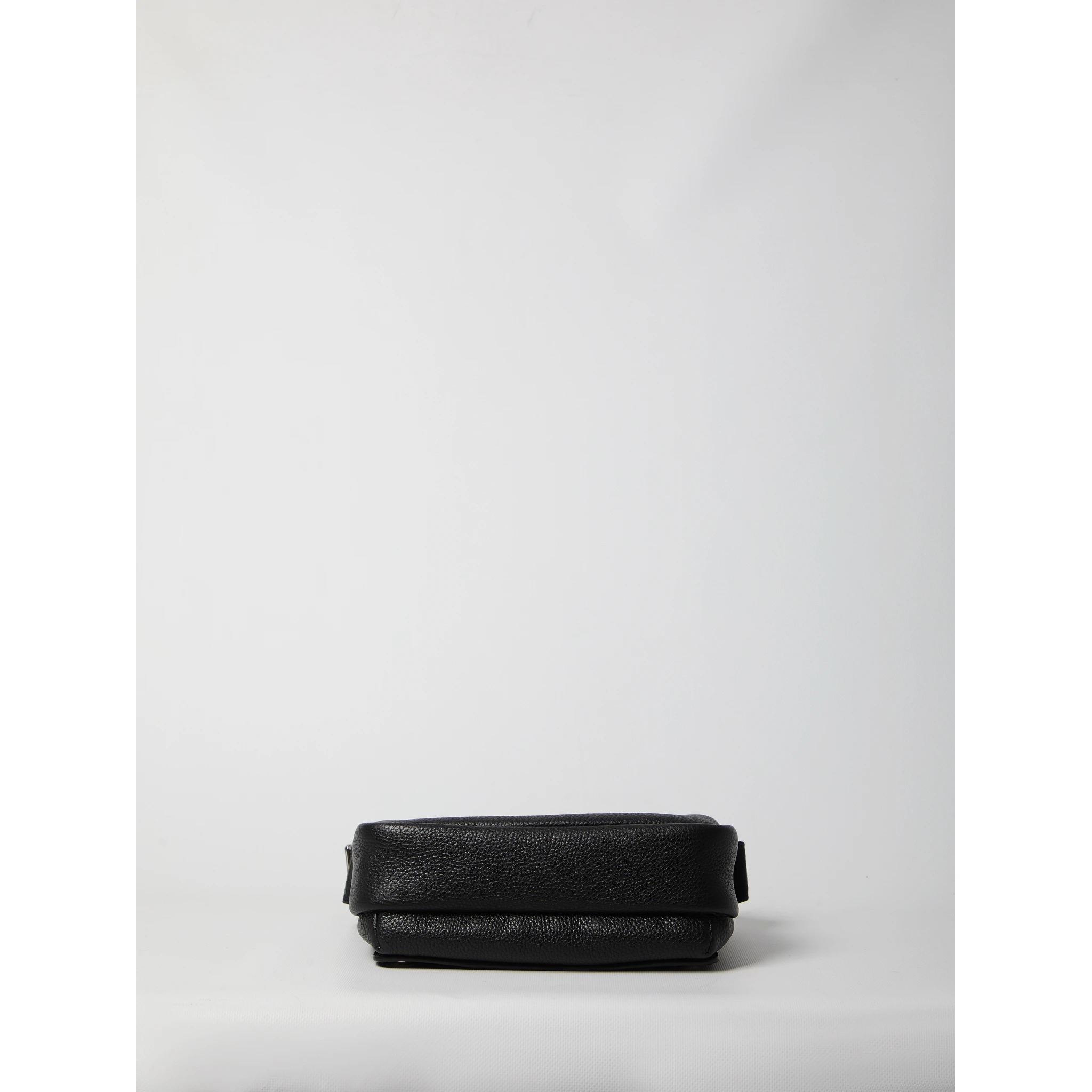 Pebble Messenger shoulder bag medium