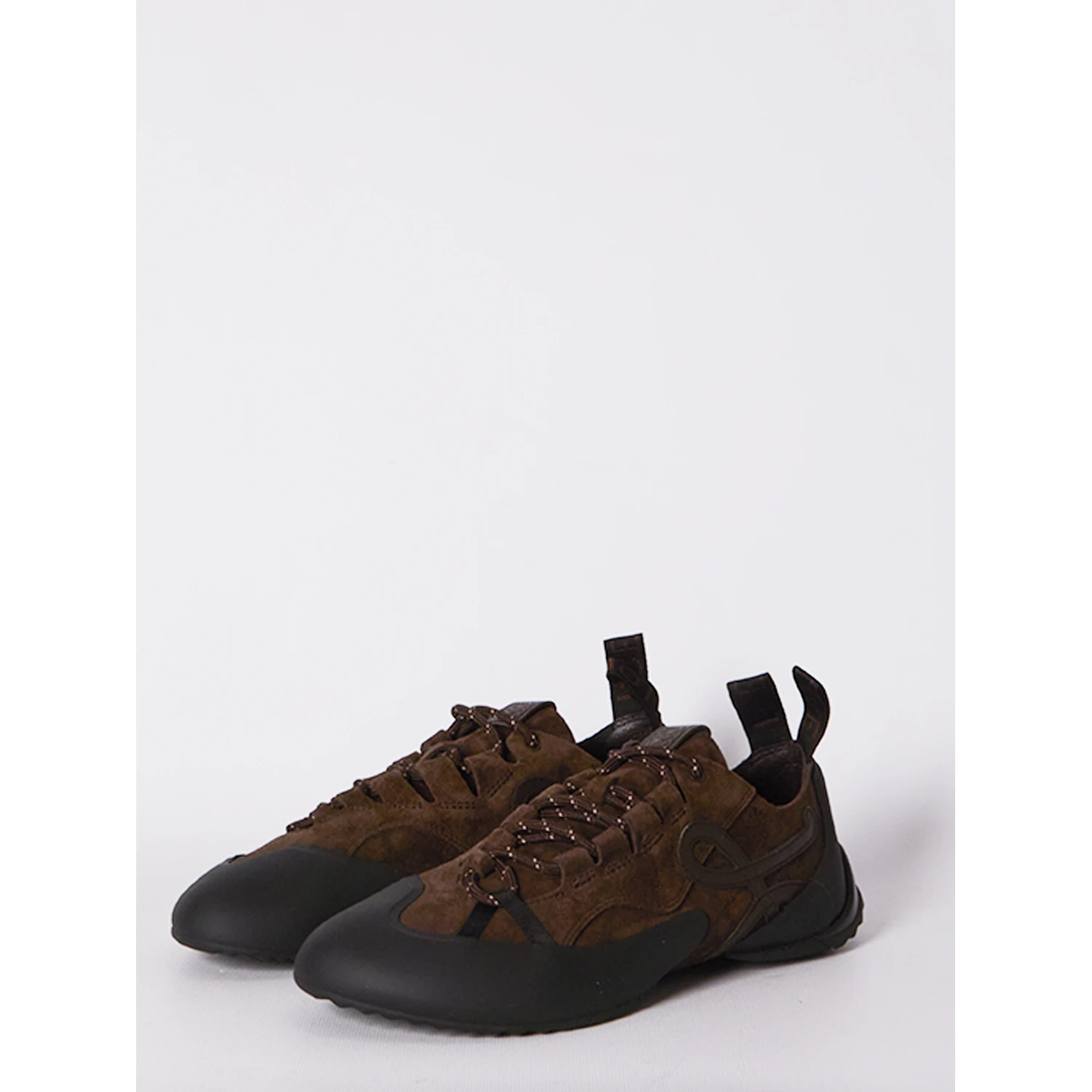 Grip sneakers