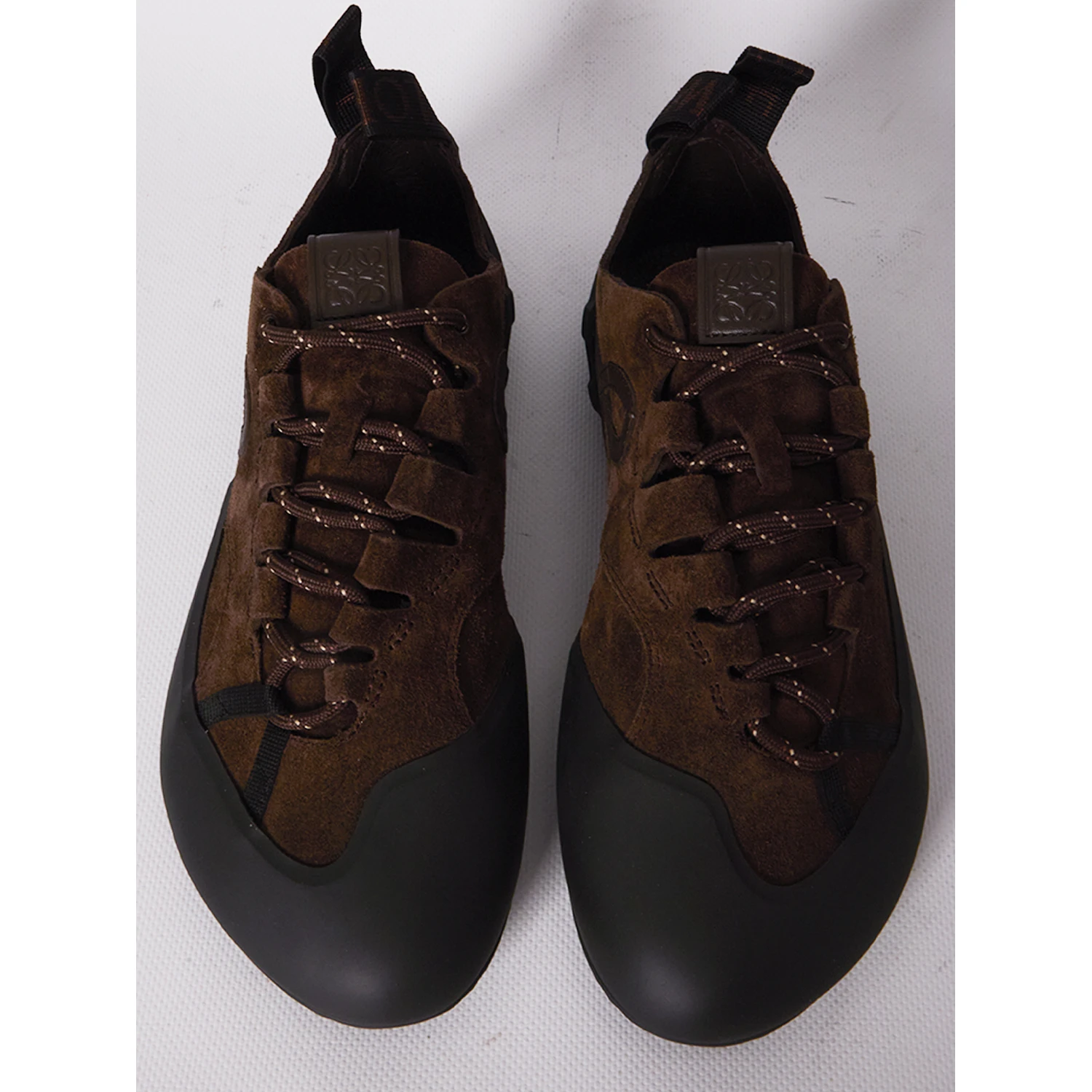 Grip sneakers