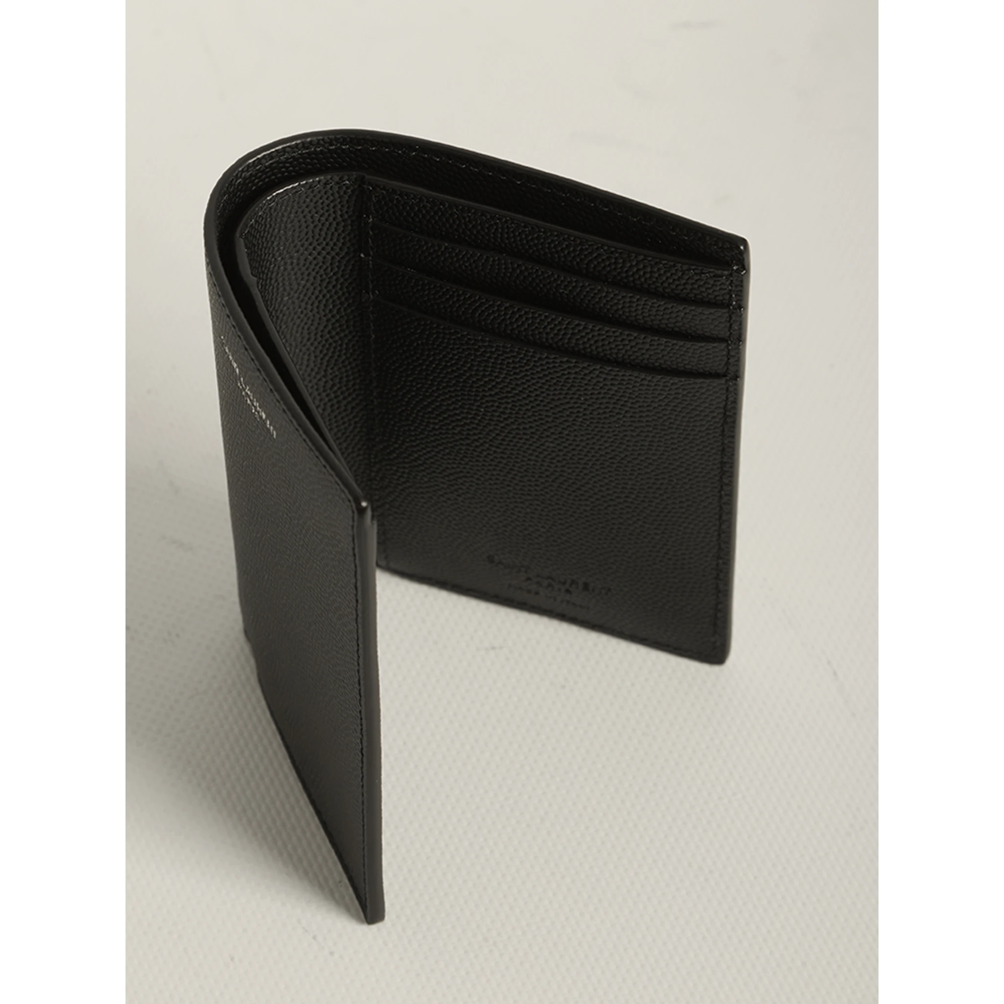 Leather compact wallet