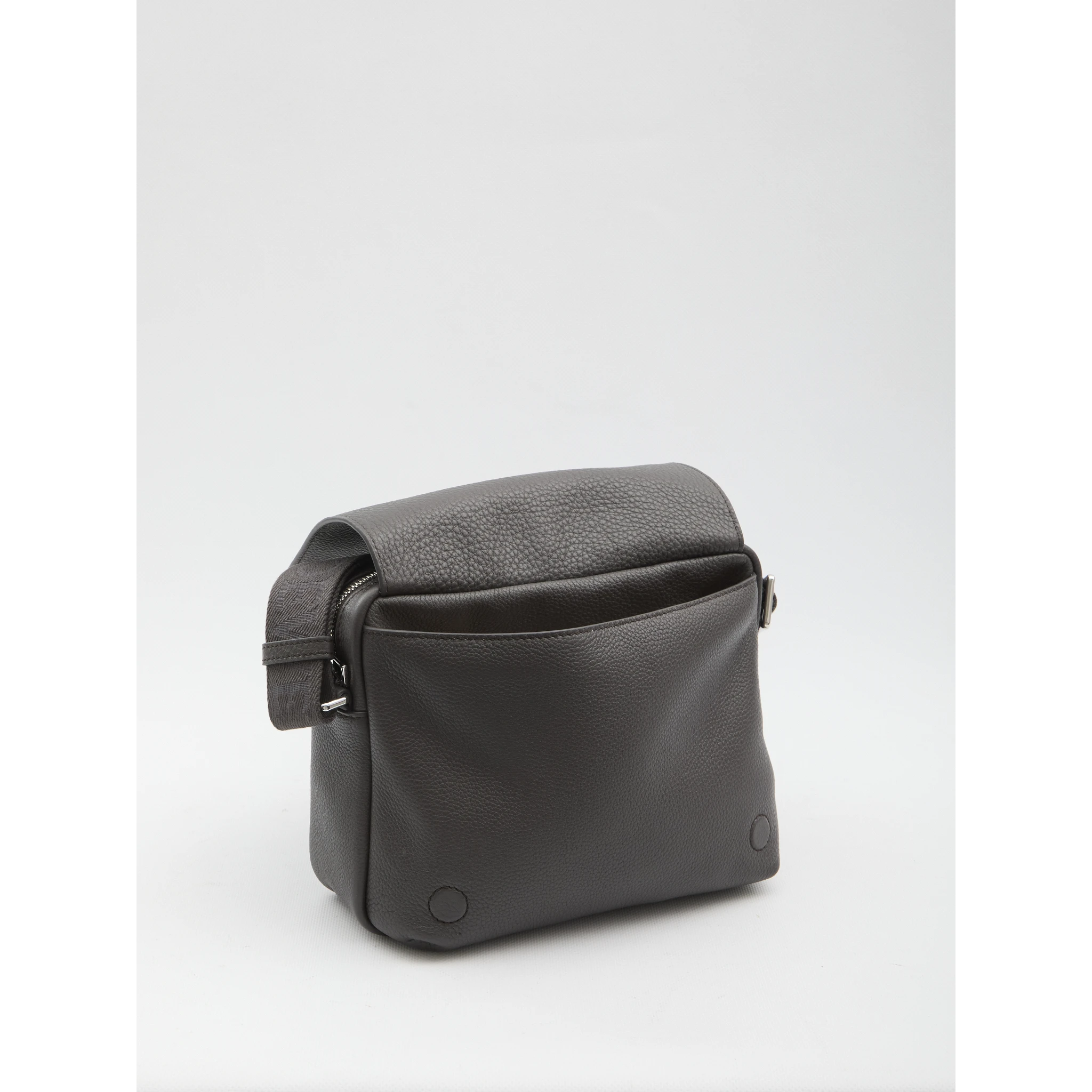 Pebble messenger bag medium