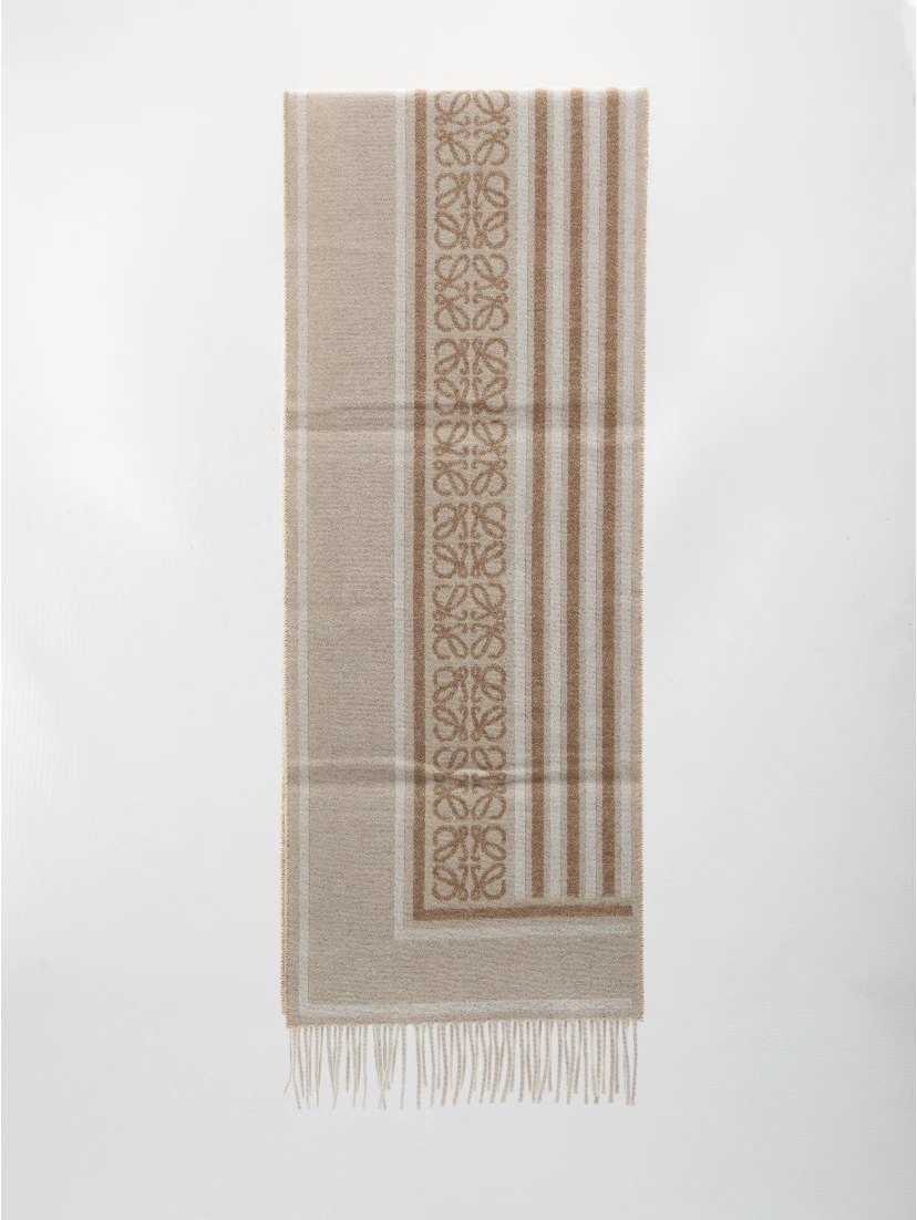 Anagram scarf in wool and cashmere