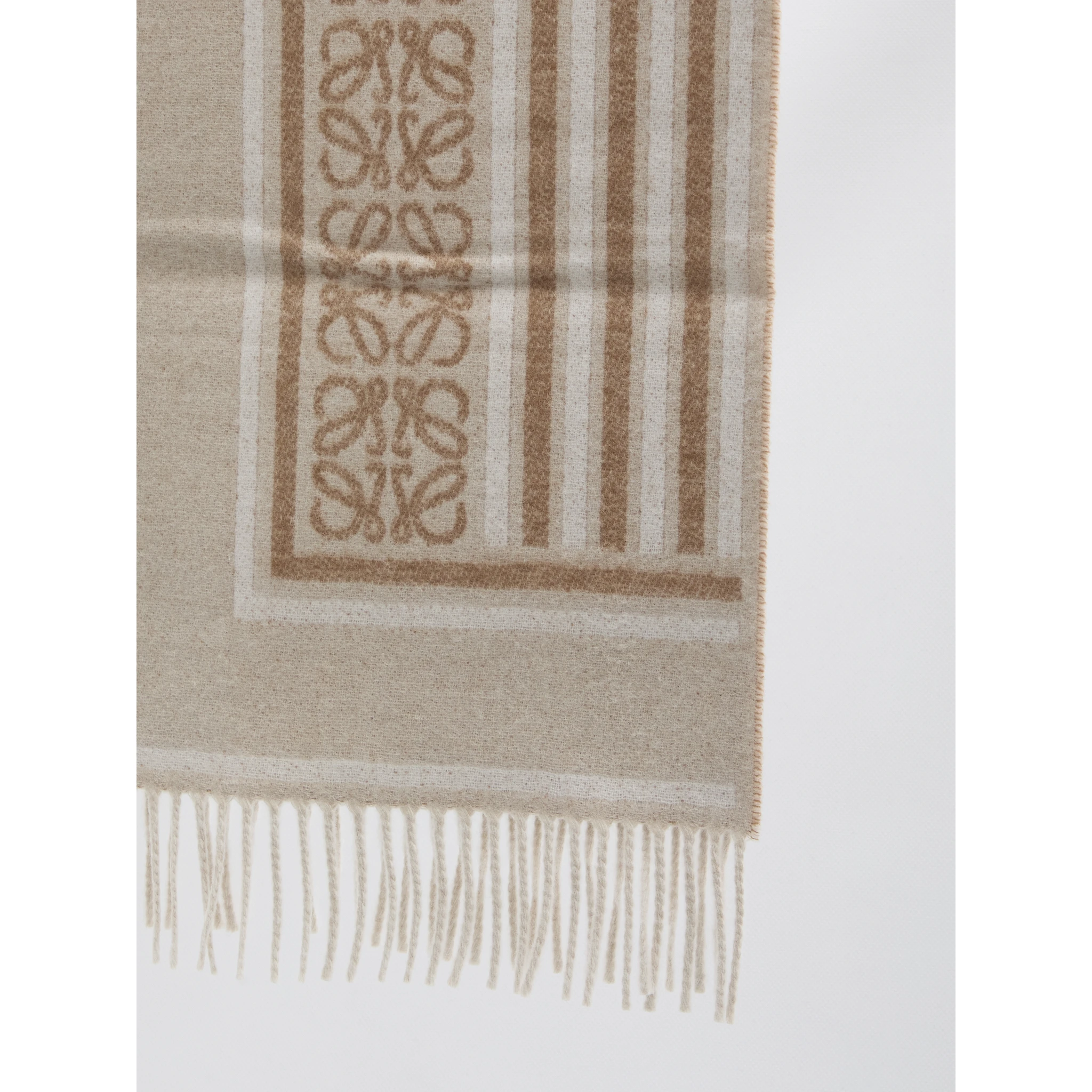 Anagram scarf in wool and cashmere