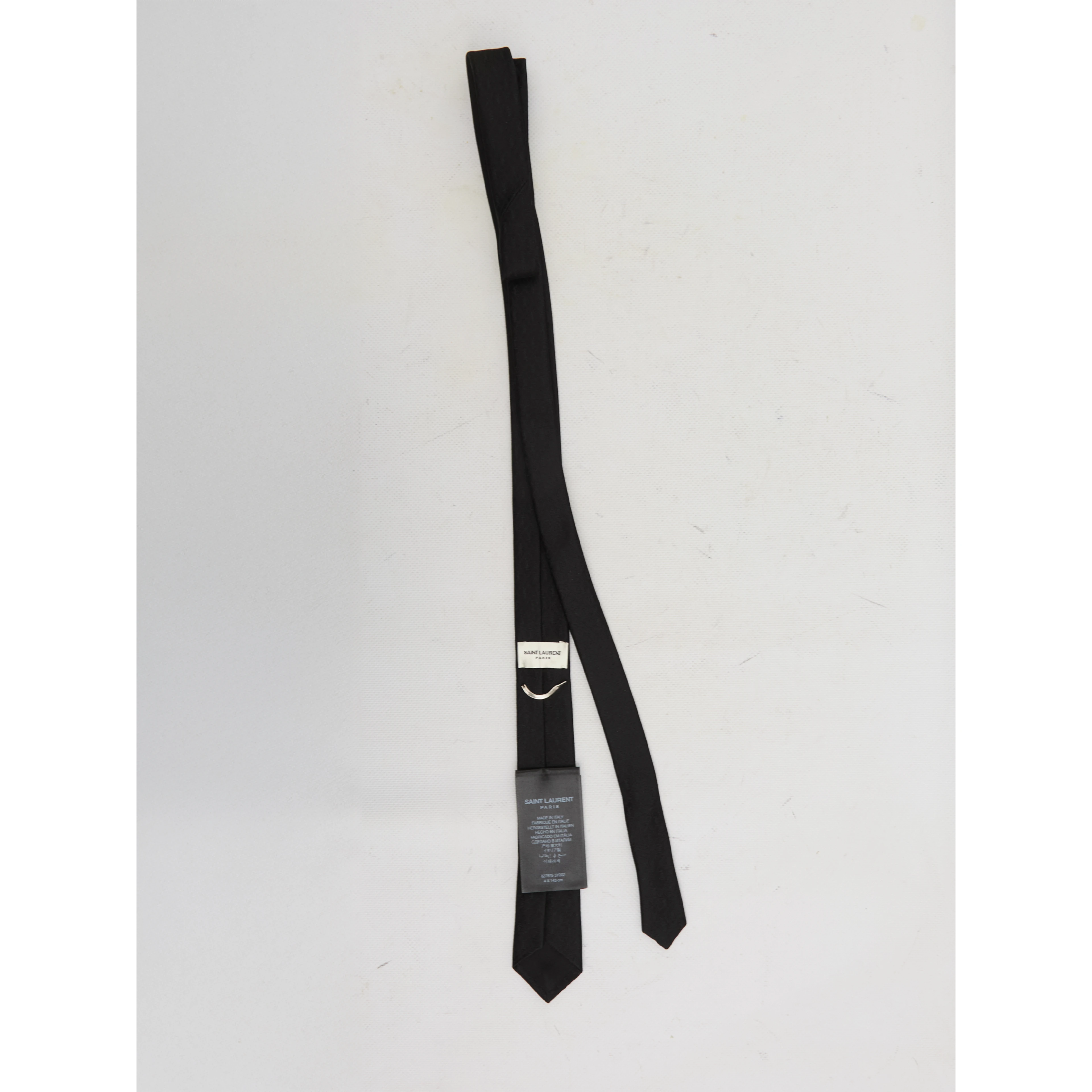 Monogram tie