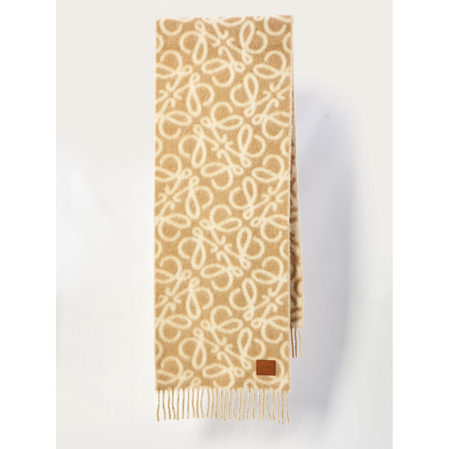 Anagram scarf