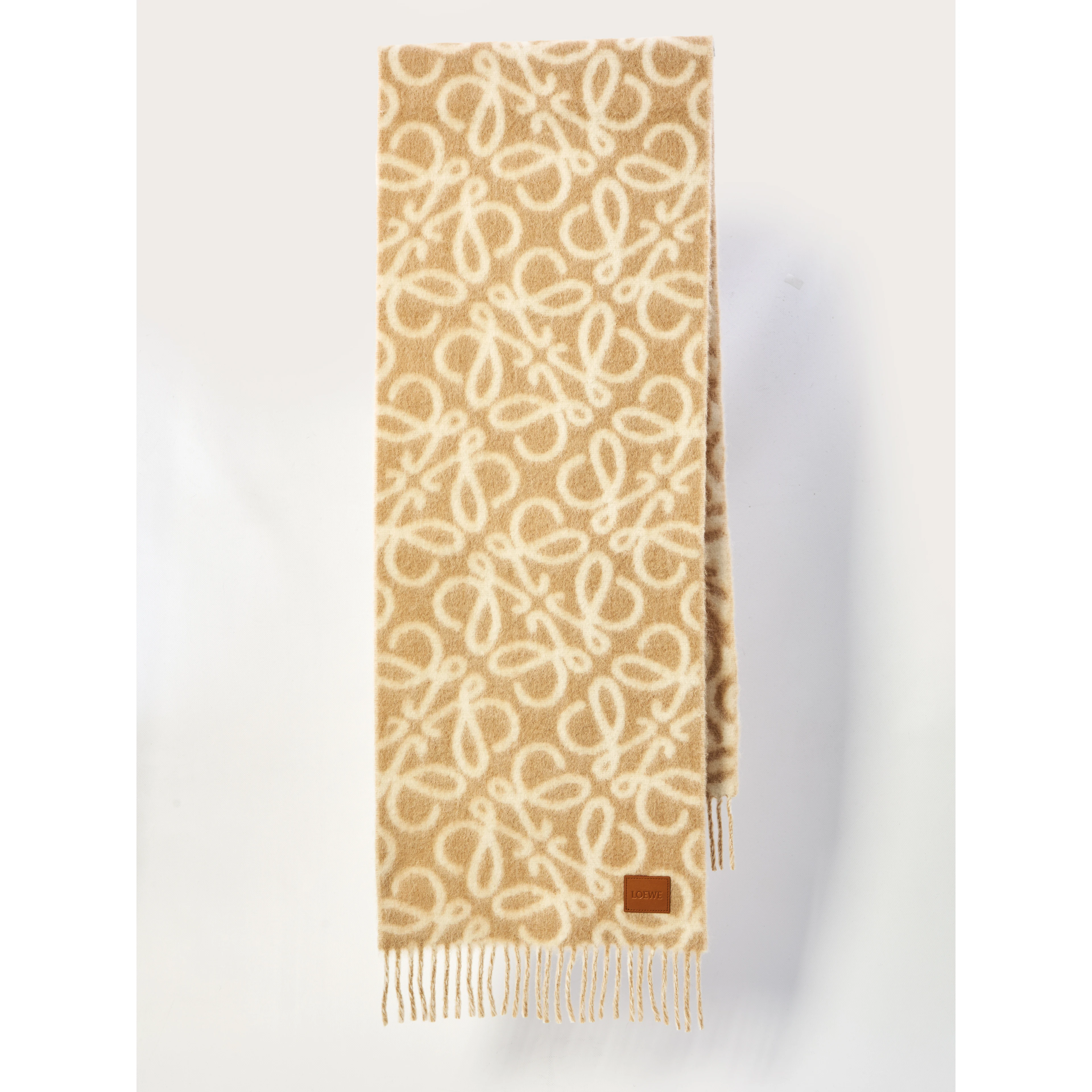 Anagram scarf