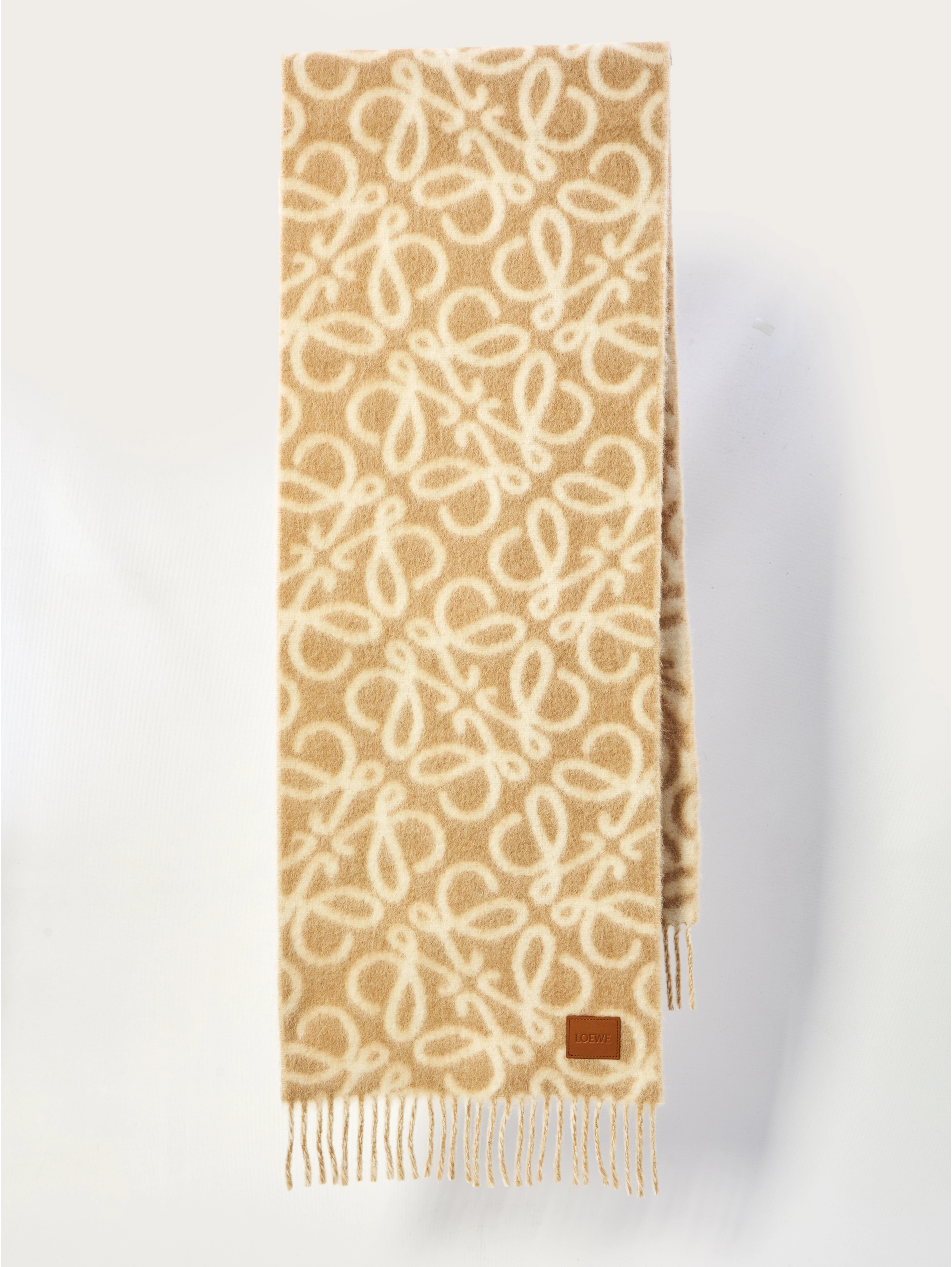 Anagram scarf