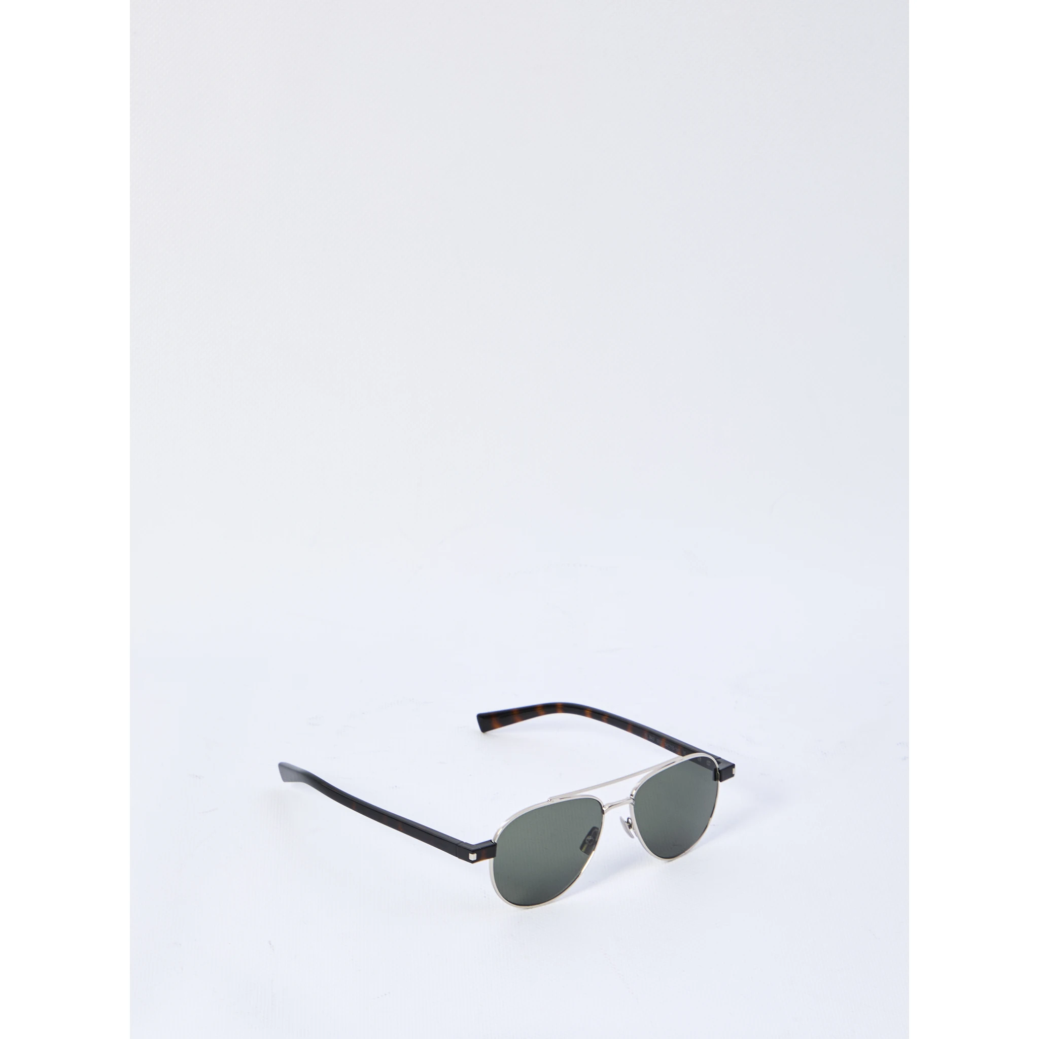 SL 843 sunglasses