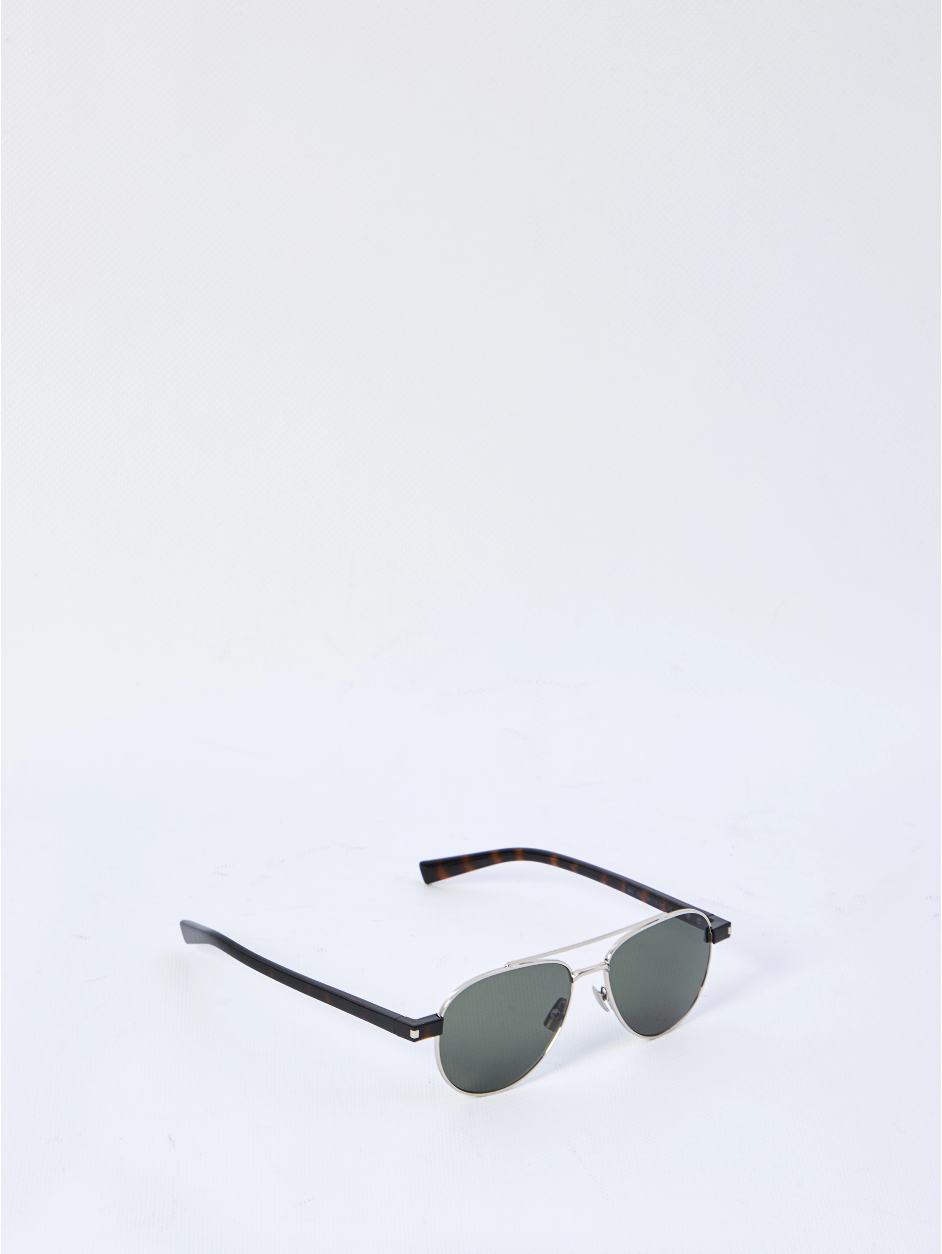 SL 843 sunglasses